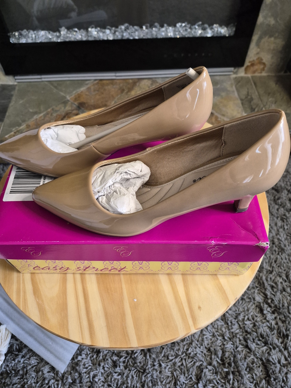 easy street Nude Patent Pointe Pump - Picture 2 of 7